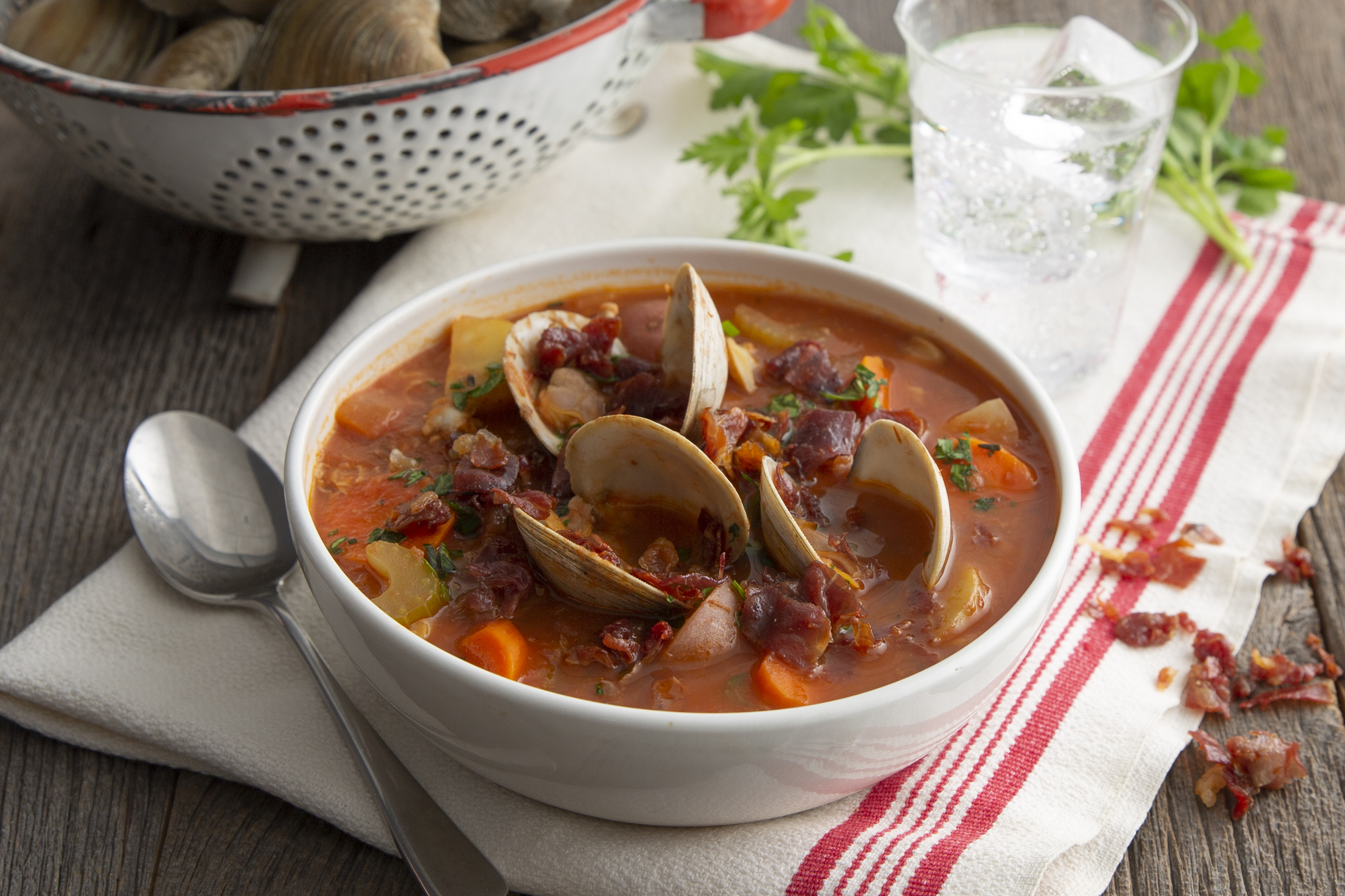 Manhattan Clam Chowder Recipe - The Forked Spoon